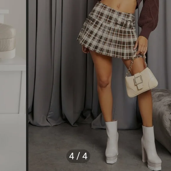 Crocodile Embossed block heel zip up  Boots (white) - Picture 4 of 8